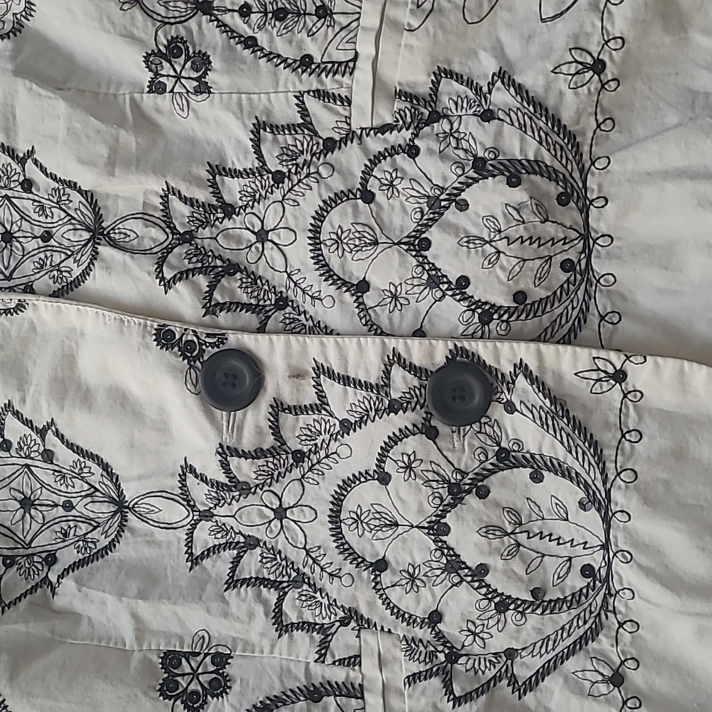 Embroidered and Sequined Jacket - Picture 7 of 16